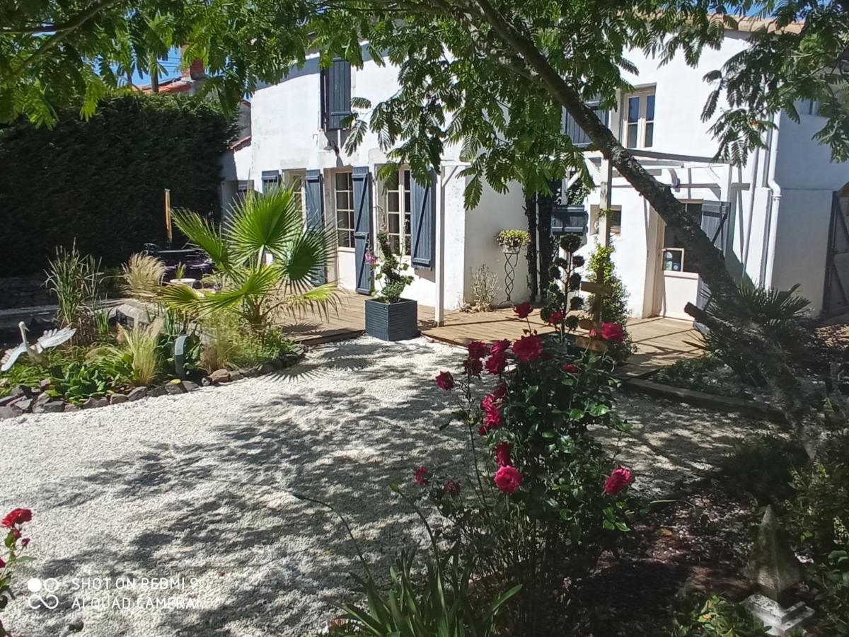 Bed and Breakfast Mas des Vignes Piscine chauffée Le Champ-Saint-Pere Exterior foto