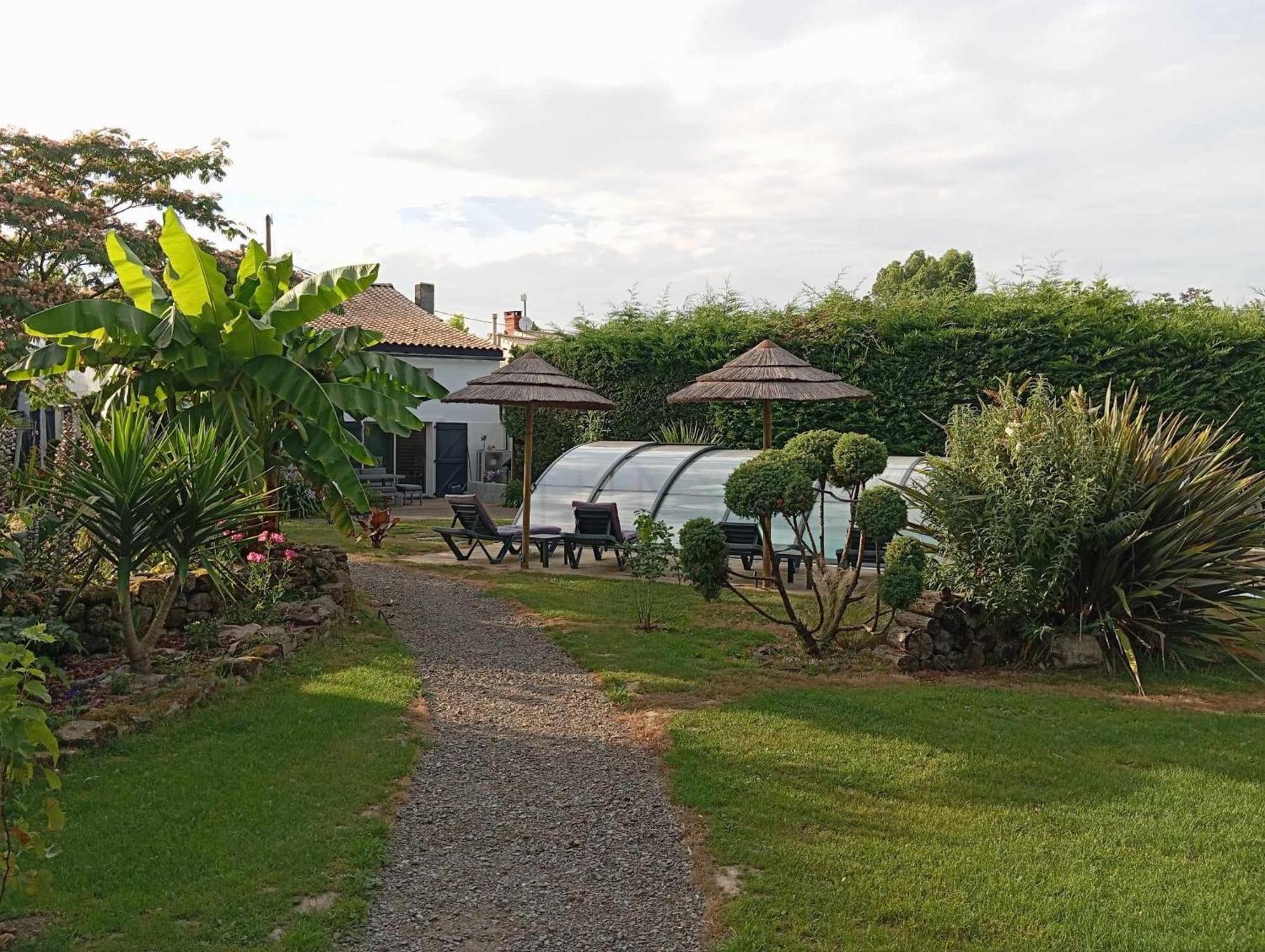 Bed and Breakfast Mas des Vignes Piscine chauffée Le Champ-Saint-Pere Exterior foto